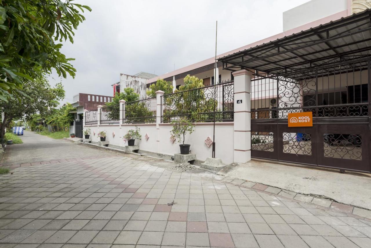 Koolkost Syariah Near Upn Veteran Hotell Medokanayu Eksteriør bilde