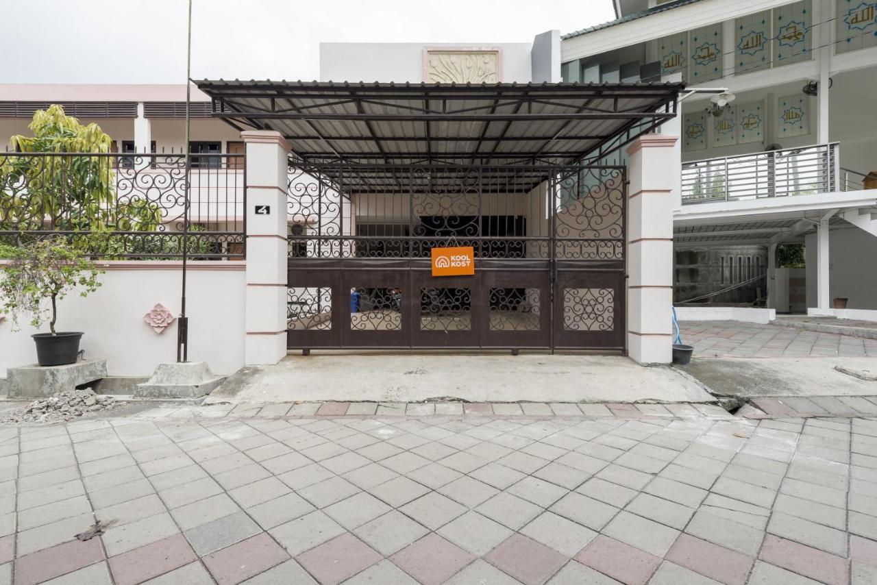 Koolkost Syariah Near Upn Veteran Hotell Medokanayu Eksteriør bilde