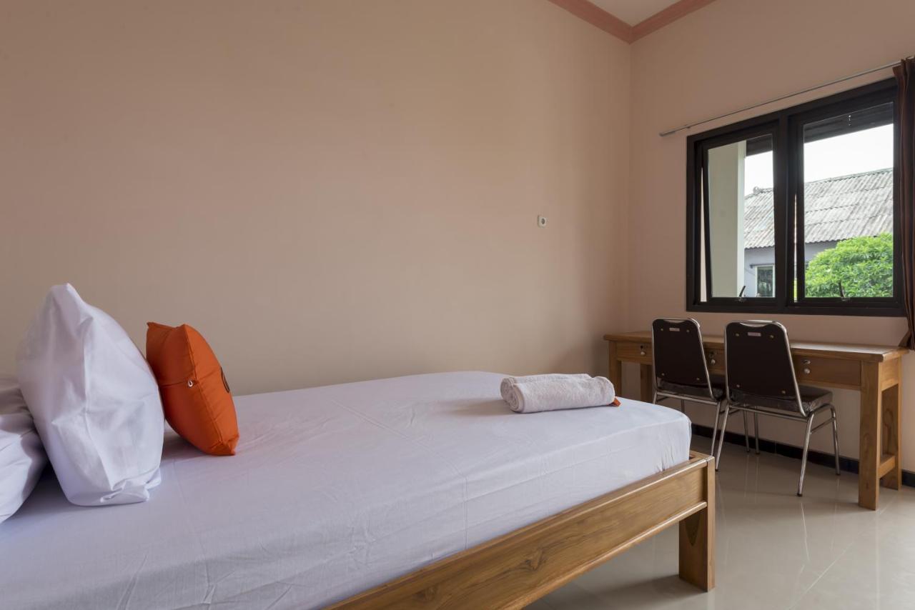 Koolkost Syariah Near Upn Veteran Hotell Medokanayu Eksteriør bilde